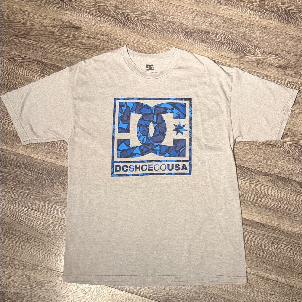 DC Men's Light Gray Tee with Blue Graphic